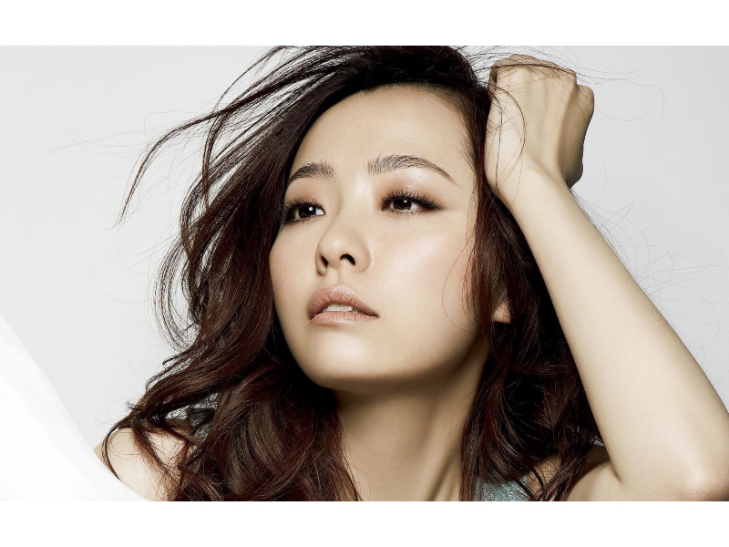 <b><font color='#0000FF'>千年后女性吉他演唱</font></b>